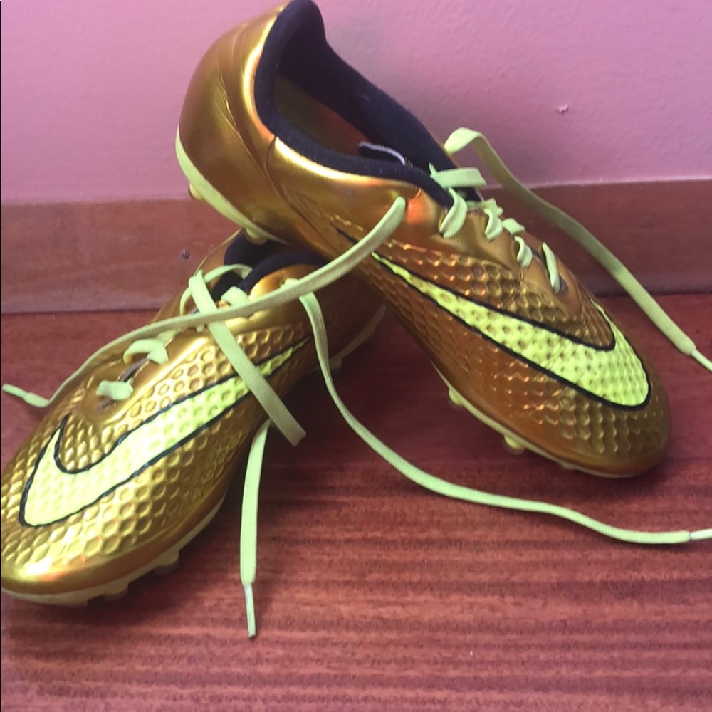 Nike golden color soccer cleats Hypervenom Phelon